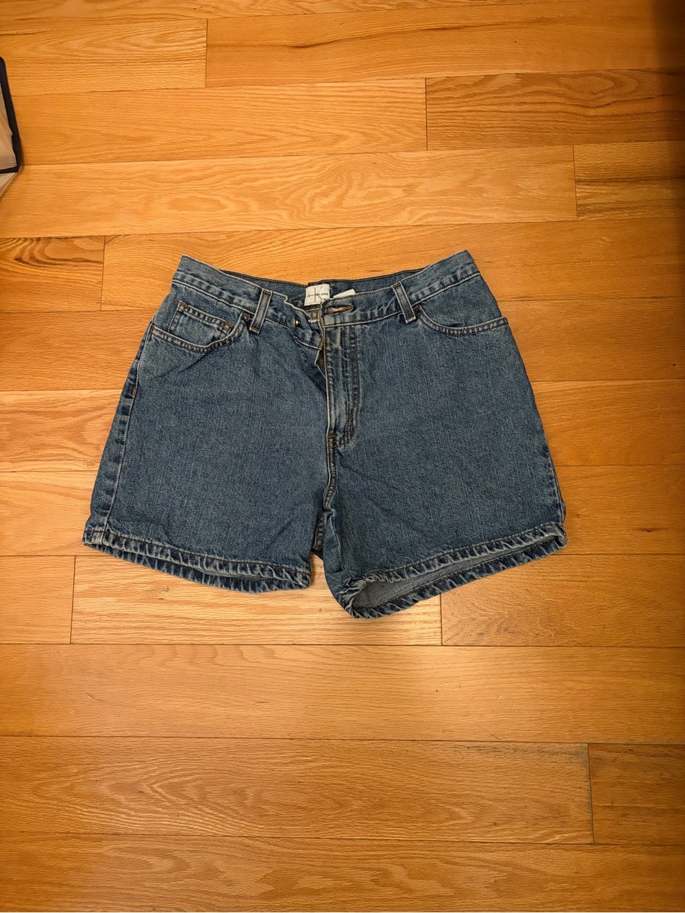 Calvin Klein Jeans classic Midwash High-Rise Denim Shorts - Blue